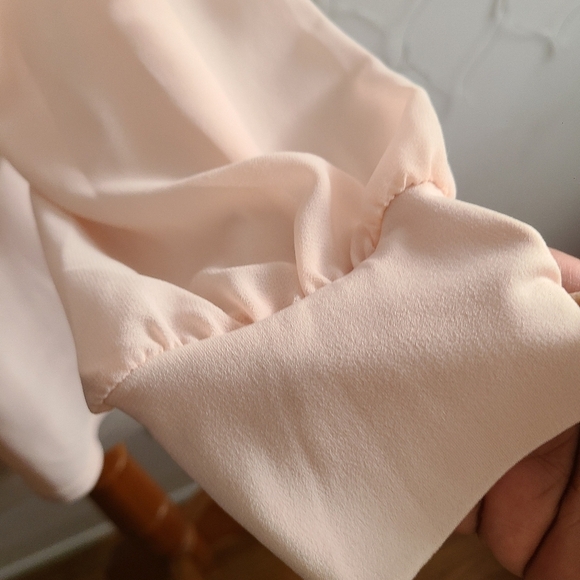 Calvin Klein Slinky Top / Blush Pink / Semi-Sheer Sleeves / Size Medium - Picture 2 of 7